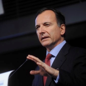 Il ministro Frattini dispone un volo umanitario per l'invio di beni alimentari