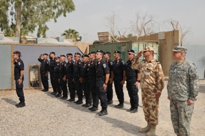 La Gendarmerie Training Unit schierata a Camp Dublin per l’ultimo ammainabandiera (Foto a cura di NTM-I)