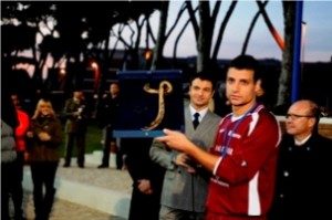 Il caporal maggiore De Paolis ritira il premio fair play