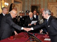 Il ministro della Difesa ammiraglio Di Paola giura al Quirinale