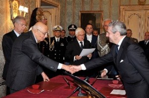 Il ministro della Difesa ammiraglio Di Paola giura al Quirinale