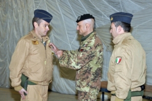 cerimonia di avvicendamento tra il colonnello pilota Gianluca Ercolani, cedente, ed il colonnello pilota Alessandro De Lorenzo