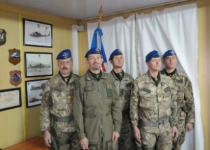 Al centro il colonnello Ciancarella insieme al suo staff