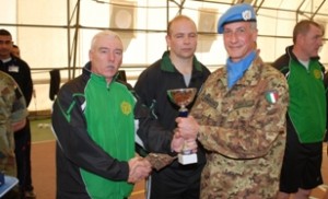 Presso la base di Naqoura:colonnello Bosco premia squadra Irlanda seconda classificata