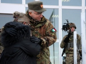 Il generale Graziano e la madre del capitano Ranzani.jpg