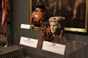 riconsegnato sette opere d’arte allo Stato italiano