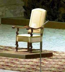 Prima di Benedetto XVI non sono stati numerosi i Pontefici che hanno abdicato