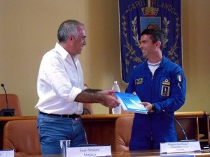 Il sindaco Enzo Sindoni e il Comandante Jan Slangen