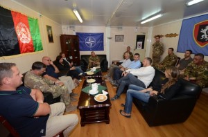 delegazione del Ministero degli Esteri visita il contingente italiano