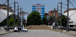 La barriera sul ponte di Mitrovica