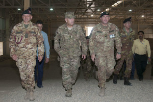 Il comandante di ISAF durante una vita al CIED Training Center