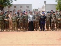 The President of the Central African Republic pays tribute to EUFOR RCA troops in Bangui