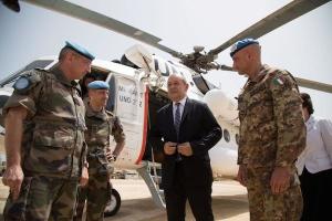 Il gen. Portolano accompagnato dal comandante della FCR accoglie il Ministro della Difesa francese