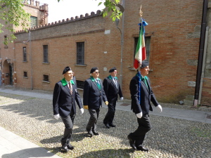 Una parte della Sezione ANAC di Roma con lo stendardo
